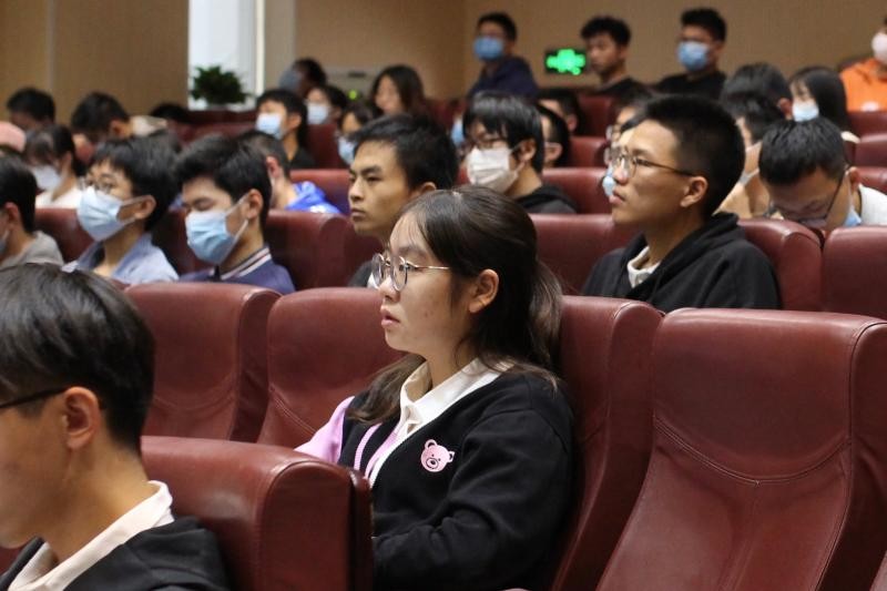 上海交大青马学校举办第43期发展对象培训班