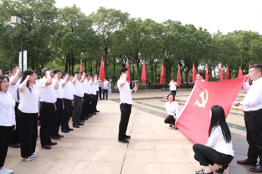 中建三局华东公司党史学习教育暨2021年中高层干部培训班在南京大学成功举办并圆满结业